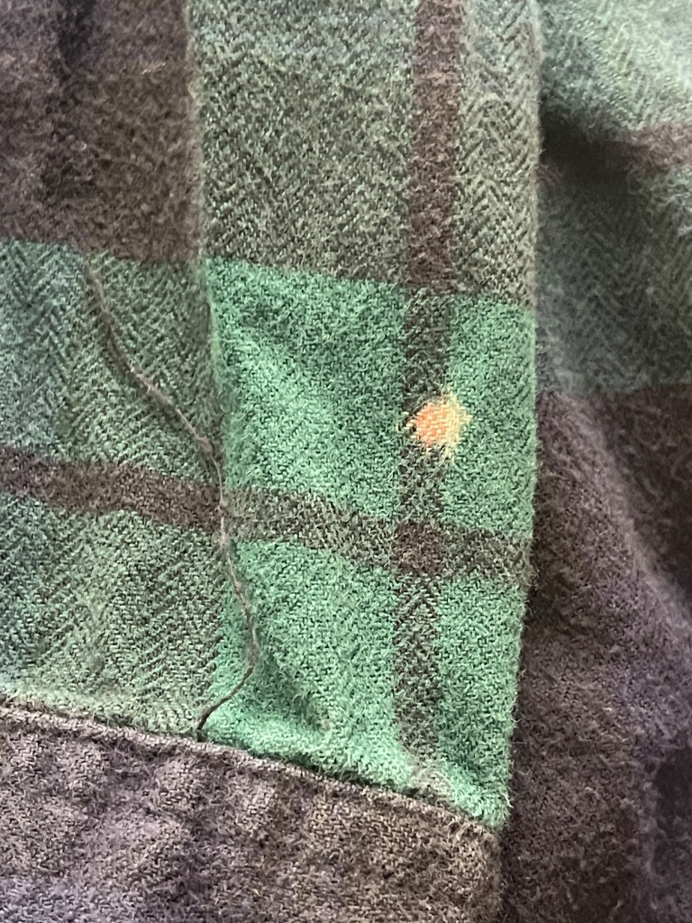 J.Crew Flannel Shirt Men’s L Slim Fit Green Black Buffalo Plaid Cotton Button Up - Picture 4 of 10